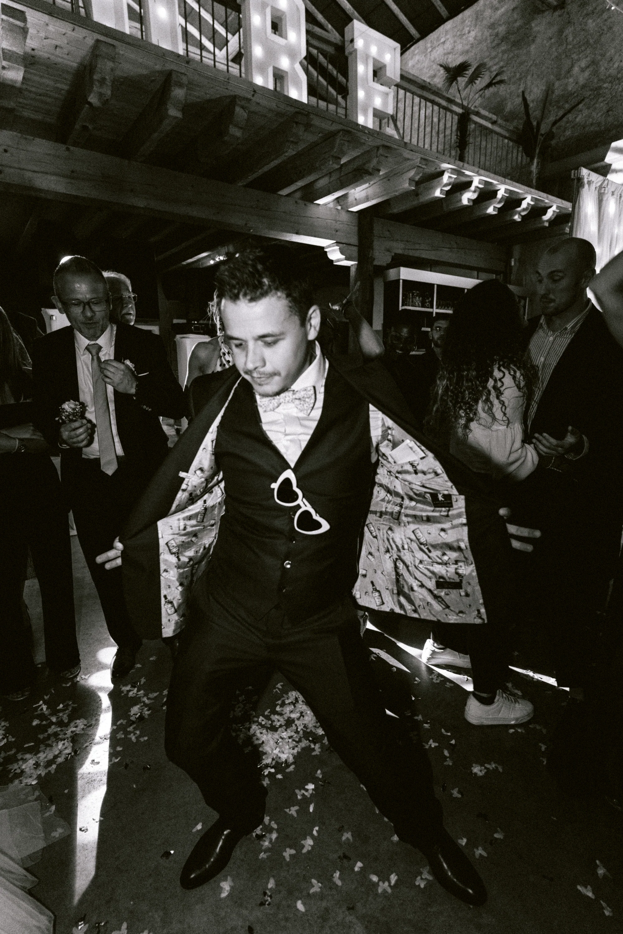 Philippe danse, en noir et blanc