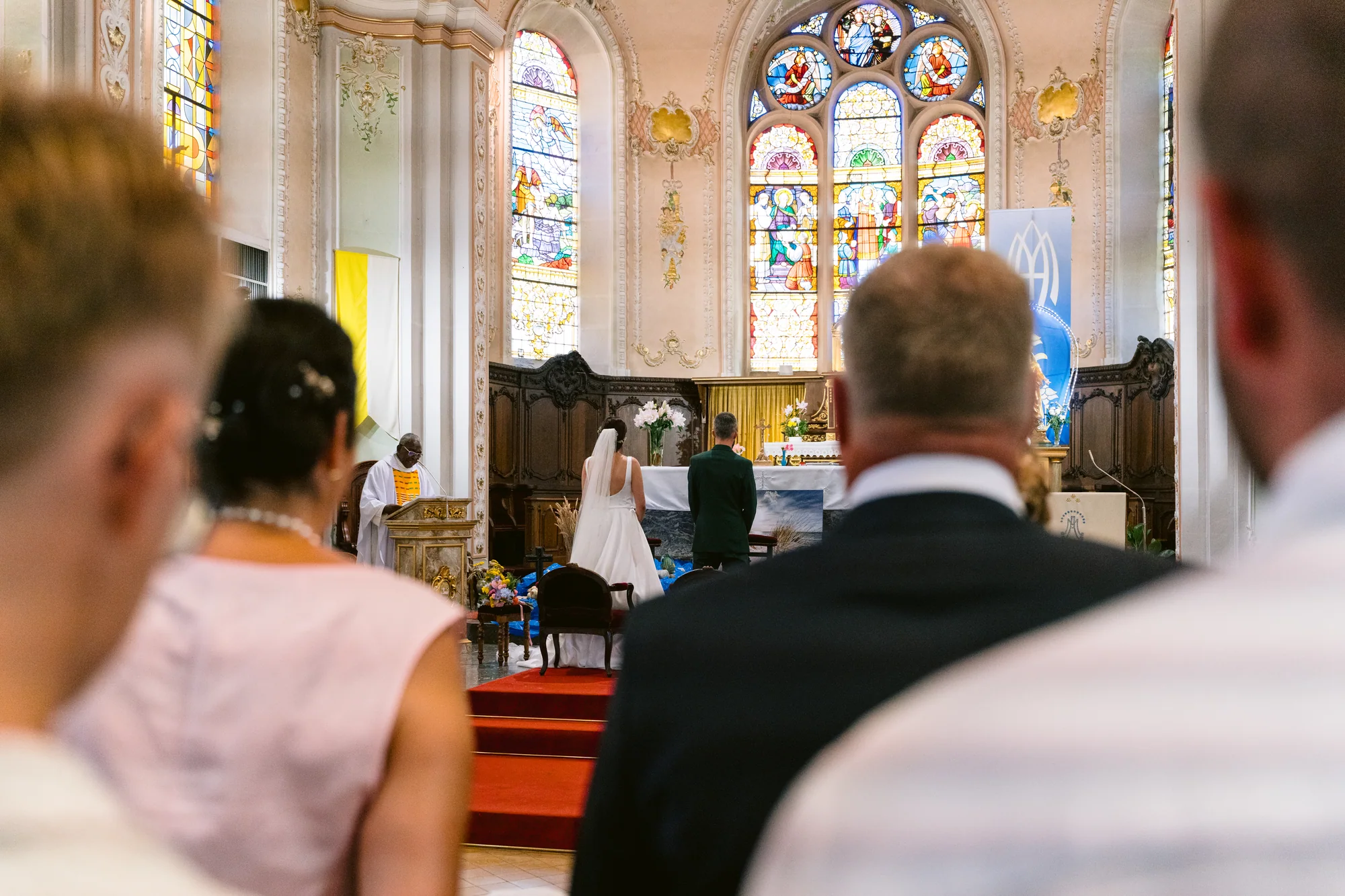 La cérémonie vue entre les invités